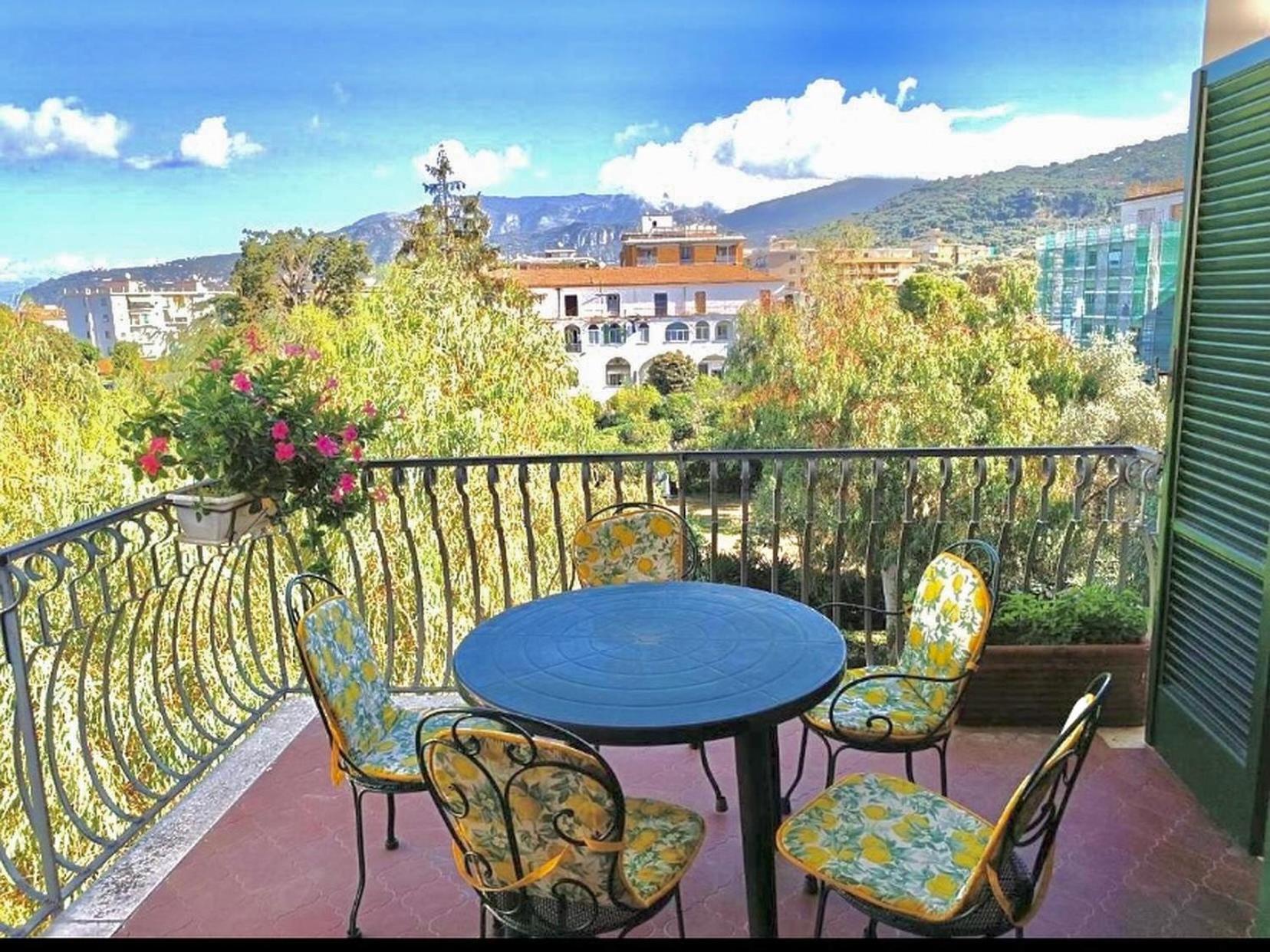 Casa Mar - Elegant Apartment With Pool And Panoramic Terrace In The Heart Of Sorrento Exterior foto
